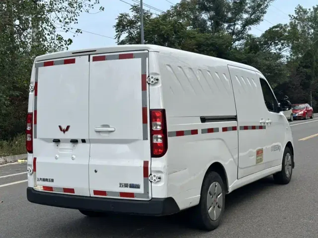 Wuling Yangguang — Фото автомобиля 14