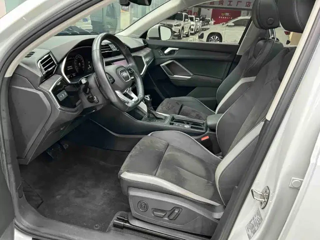 Audi Q3 — Фото автомобиля 16