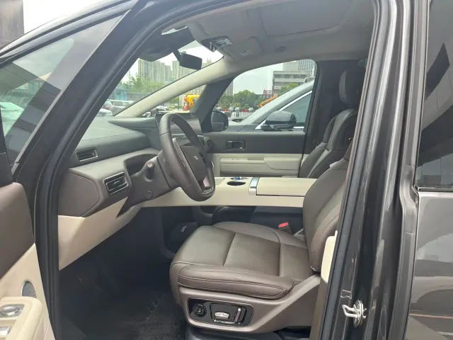 Li Auto Li Auto MEGA 2024 Ultra — Фото автомобиля 3
