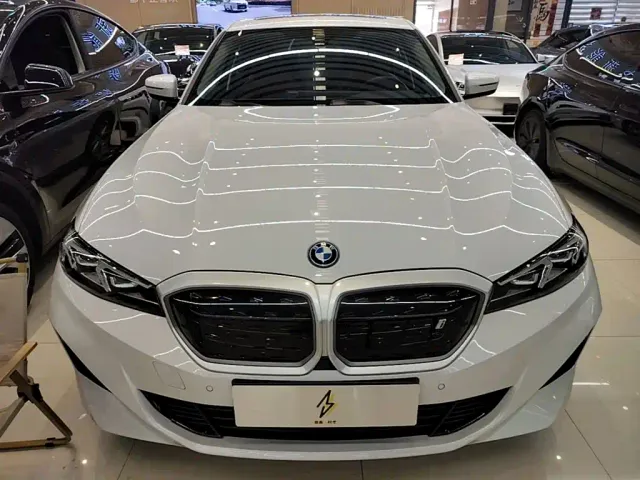 BMW i3 — Фото автомобиля 2