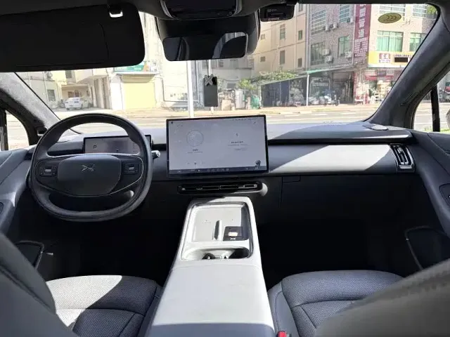 Xpeng P7+ — Фото автомобиля 5