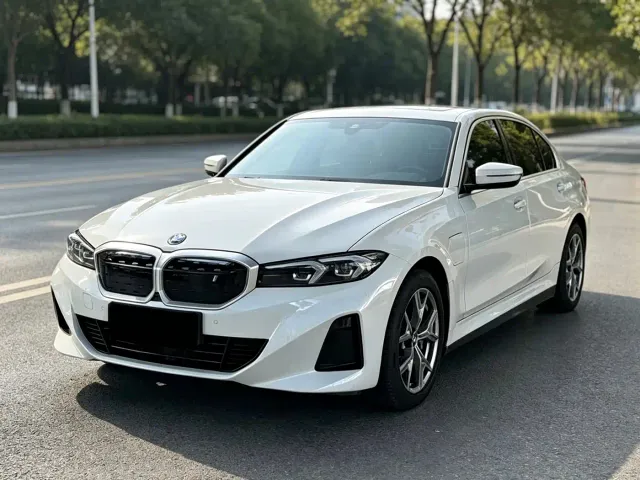 Фотография автомобиля — BMW i3