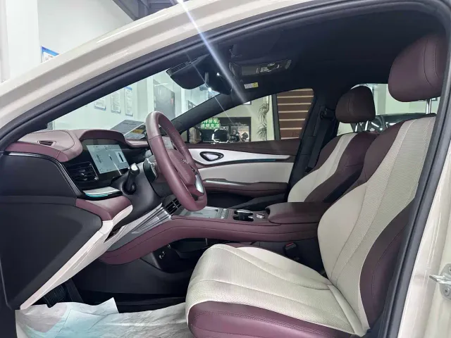 BYD Seal 07 DM-i — Фото автомобиля 7
