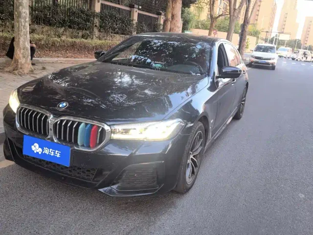 Фотография автомобиля — BMW 5 Series