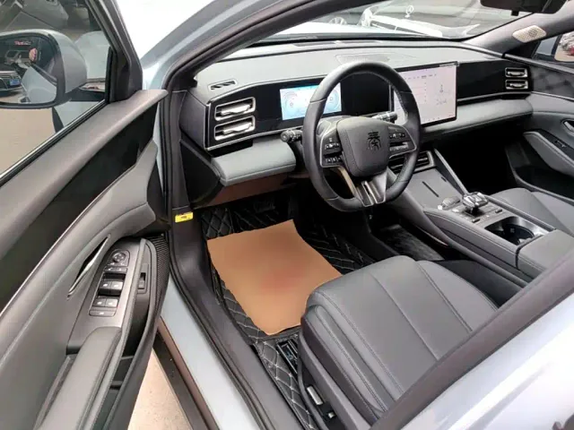 BYD Qin L — Фото автомобиля 15
