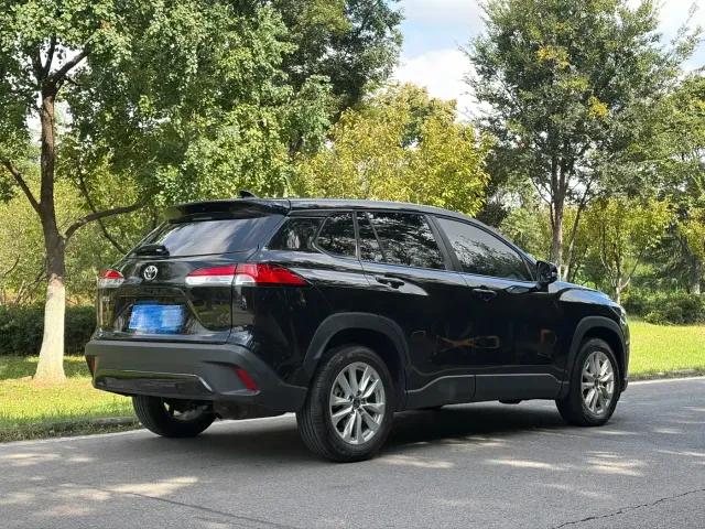 Toyota Corolla Cross — Фото автомобиля 3