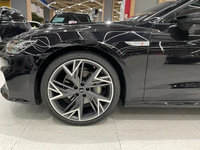 Audi A7L — Фото автомобиля 14