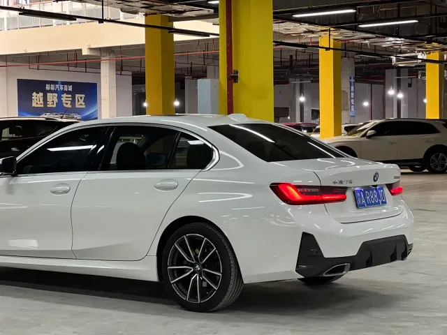 BMW 3 Series — Фото автомобиля 17