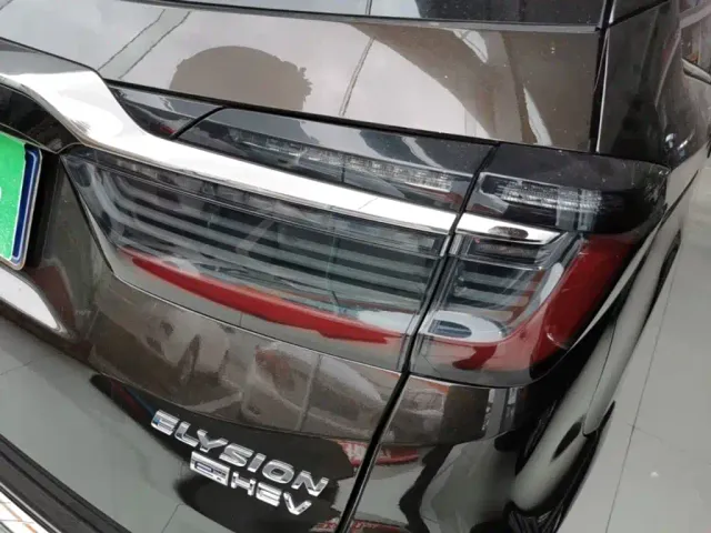 Honda Elysion — Фото автомобиля 7
