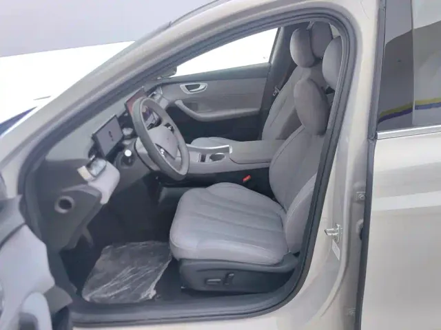 Roewe M7 DMH — Фото автомобиля 9