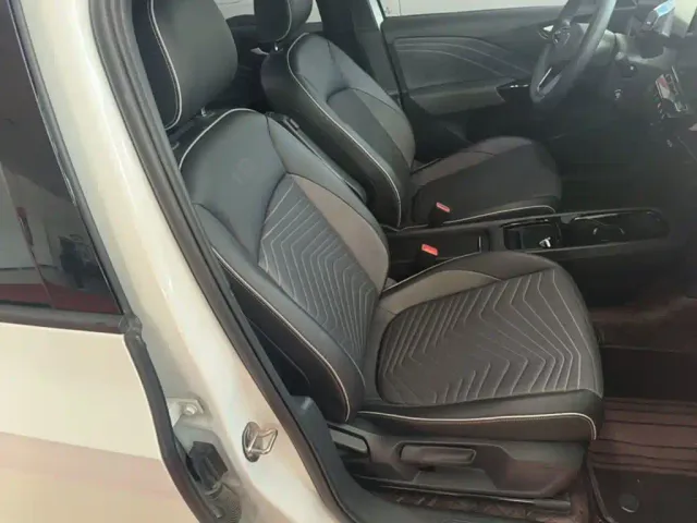 Volkswagen ID.3 — Фото автомобиля 24
