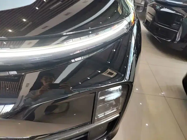 Li Auto L7 — Фото автомобиля 23