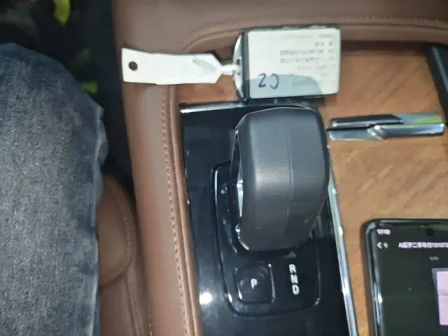 Volvo S90 — Фото автомобиля 13