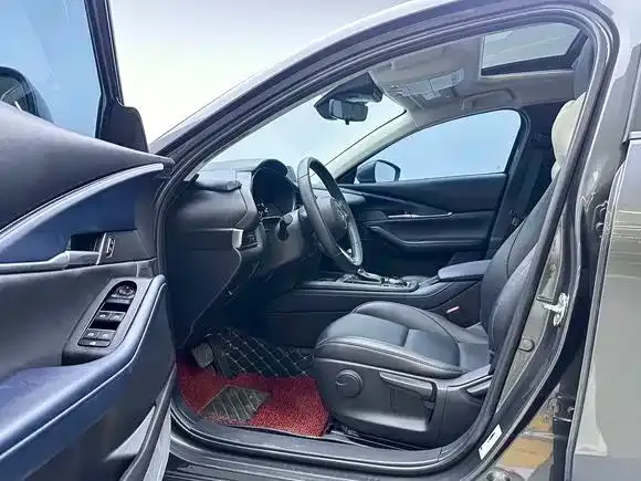 Mazda CX-30 — Фото автомобиля 10