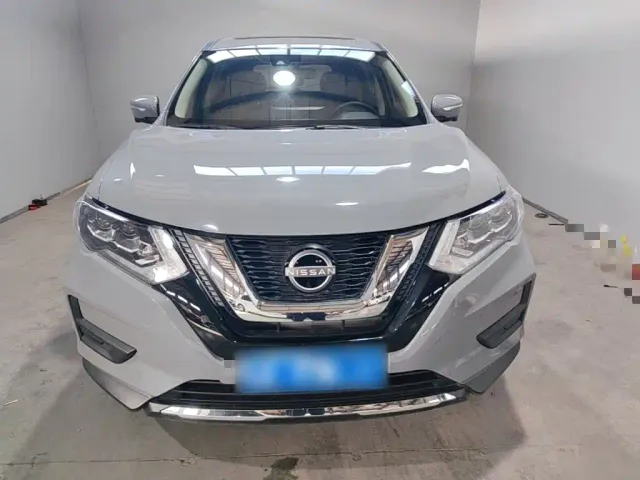 Nissan X-Trail — Фото автомобиля 2