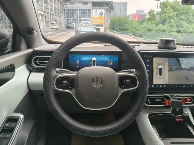 Leapmotor C01 — Фото автомобиля 13