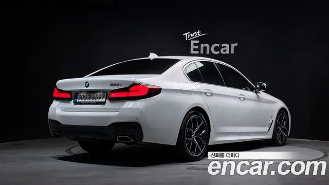BMW 5-Series — Фото автомобиля 2