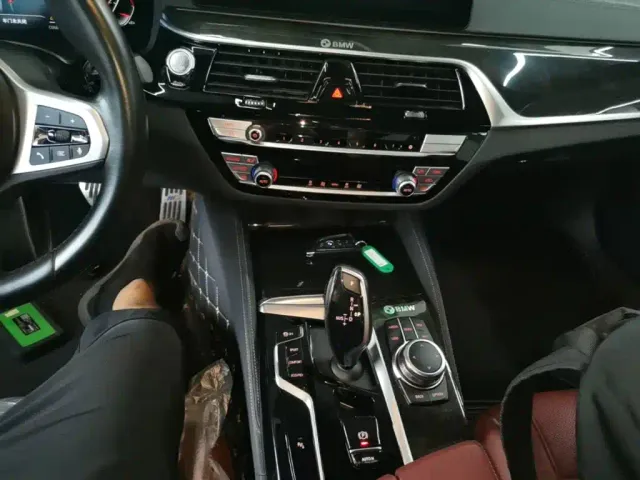 BMW 5 Series — Фото автомобиля 13