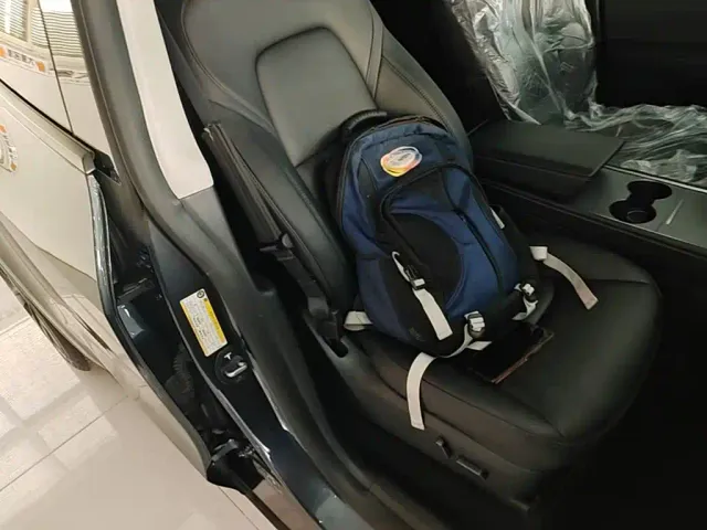 Tesla Model Y — Фото автомобиля 24