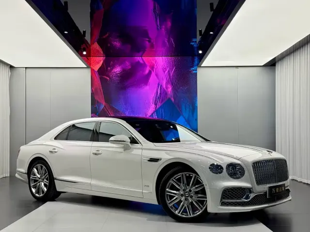 Bentley Flying Spur Plug-in Hybrid 2022 2.9T V6 Hybrid — Фото автомобиля 7