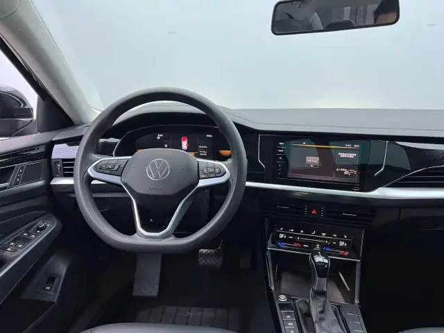 Volkswagen Passat — Фото автомобиля 21
