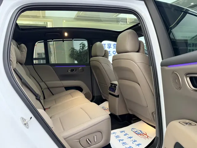 Li Auto i6 — Фото автомобиля 7