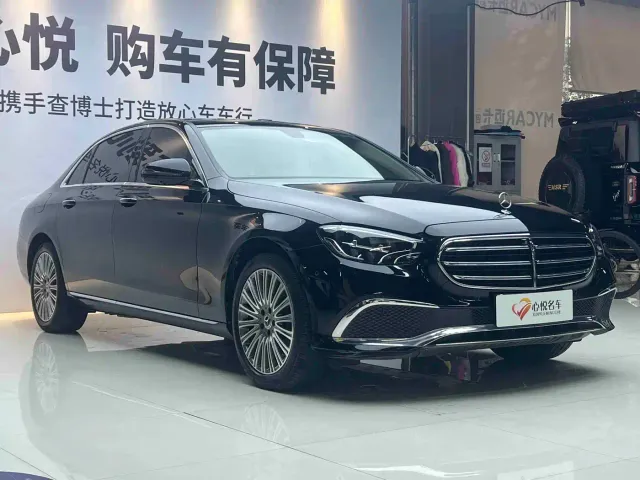 Mercedes-Benz E-Class — Фото автомобиля 4