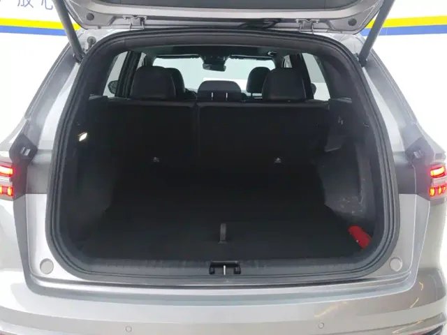 Geely Xingyue L — Фото автомобиля 4