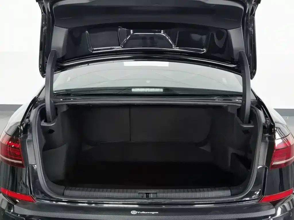 Volkswagen Passat 2022 330TSI Premium Edition — Фото автомобиля 16