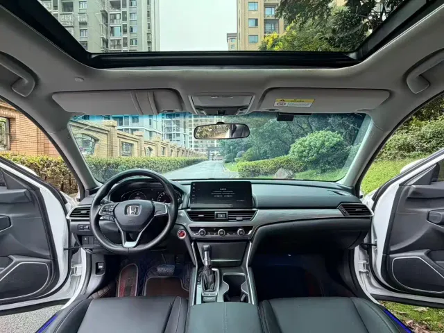 Honda Accord — Фото автомобиля 7