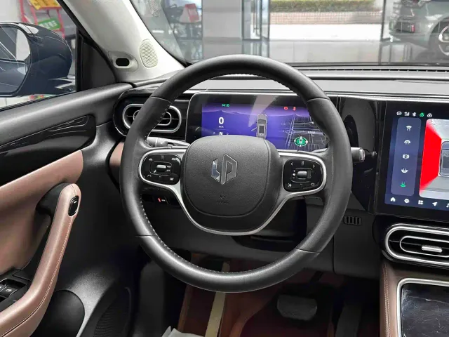 Leapmotor C11 — Фото автомобиля 9