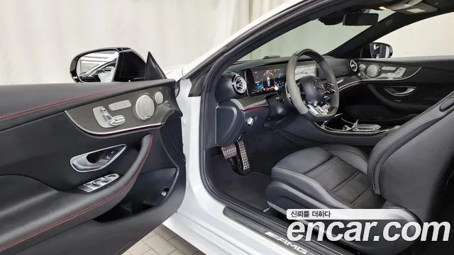 Mercedes-Benz E-Class — Фото автомобиля 10