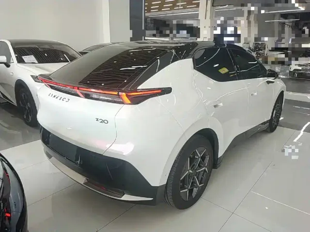 Lynk & Co Z20 — Фото автомобиля 6