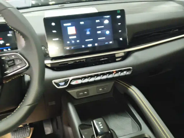 Geely Binyue — Фото автомобиля 12