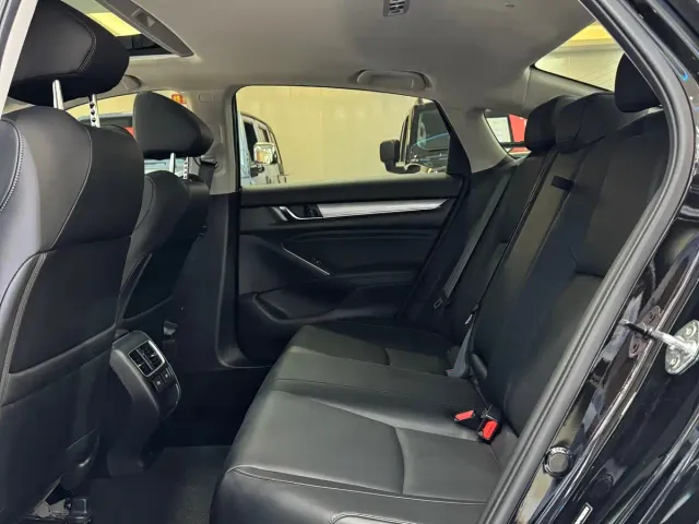 Honda Accord — Фото автомобиля 5