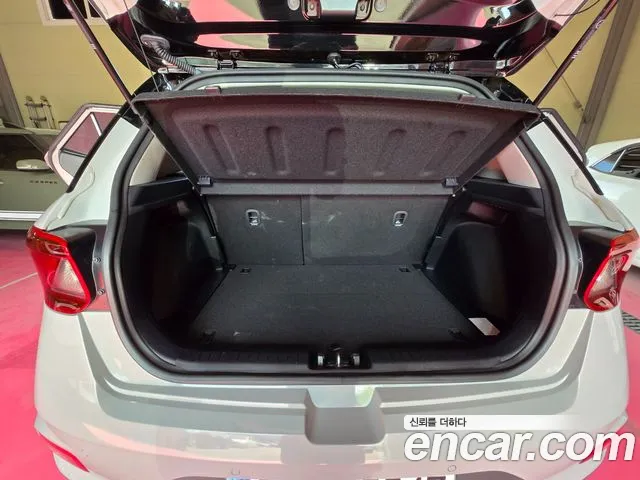 Hyundai Venue — Фото автомобиля 20