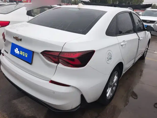 Chevrolet Monza — Фото автомобиля 3