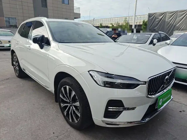 Volvo XC60 — Фото автомобиля 3