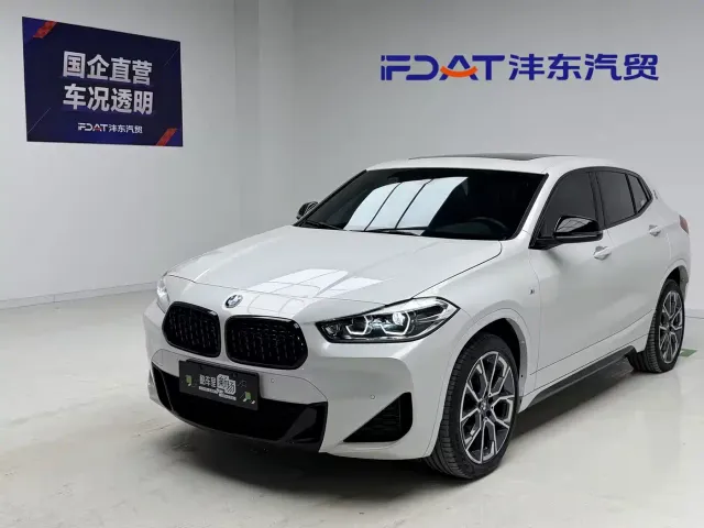 Фотография автомобиля — BMW X2