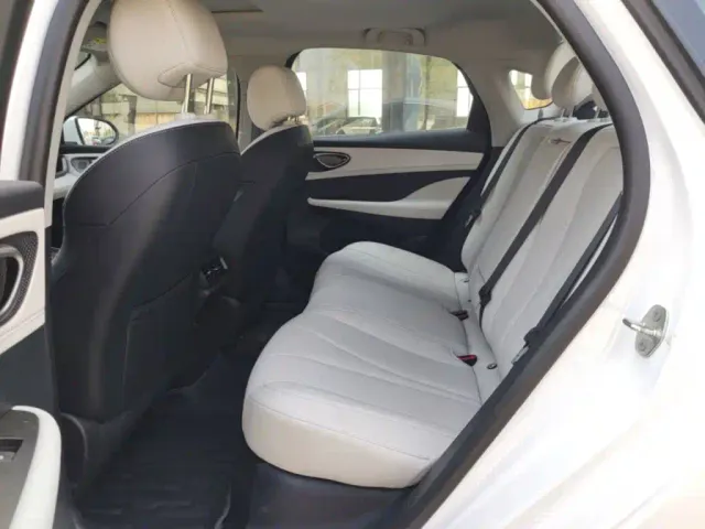 BYD Seal 05 DM-i — Фото автомобиля 16