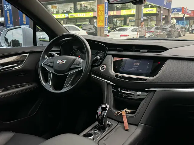 Cadillac XT5 — Фото автомобиля 12
