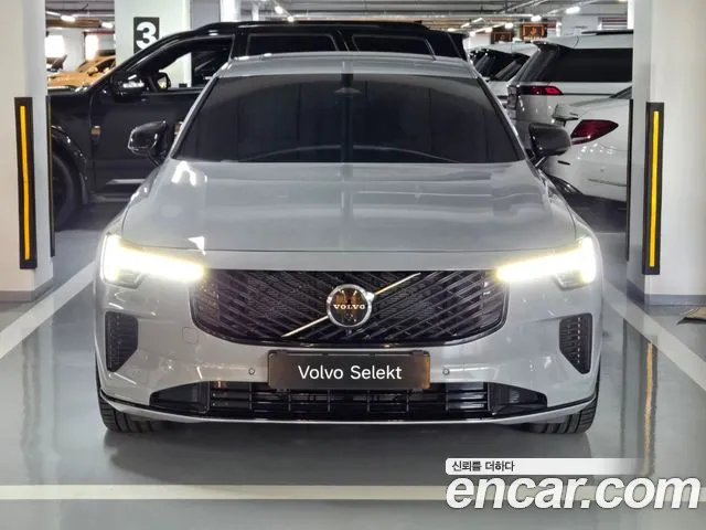 Volvo S90 — Фото автомобиля 2
