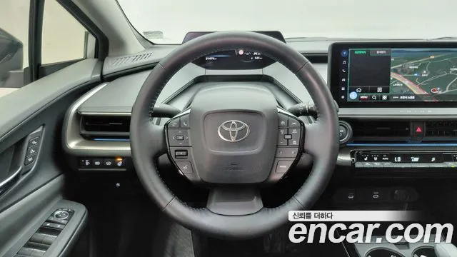 Toyota Prius Generation 5 — Фото автомобиля 8