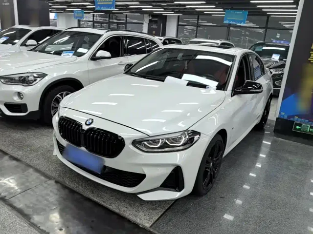 Фотография автомобиля — BMW 1 Series