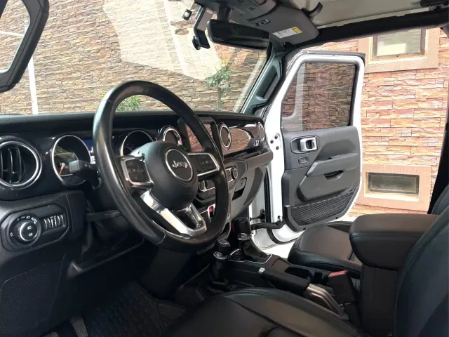 Jeep Wrangler — Фото автомобиля 5