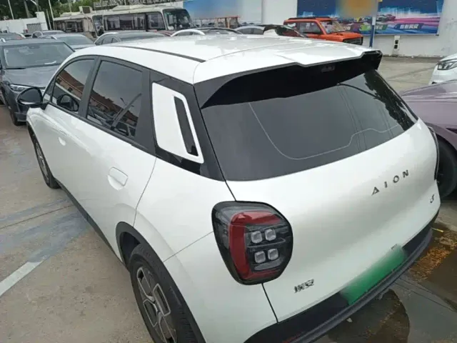 GAC Aion UT — Фото автомобиля 4