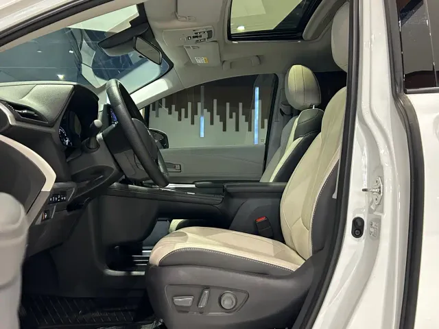 Toyota Granvia — Фото автомобиля 8
