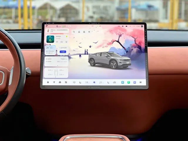 Changan Qiyuan E07 — Фото автомобиля 9