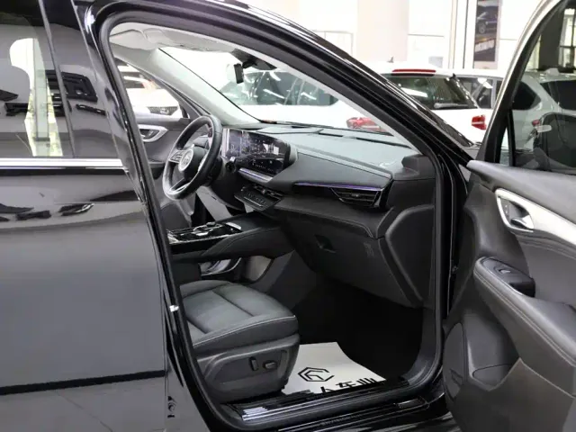 Buick Envision Plus — Фото автомобиля 16