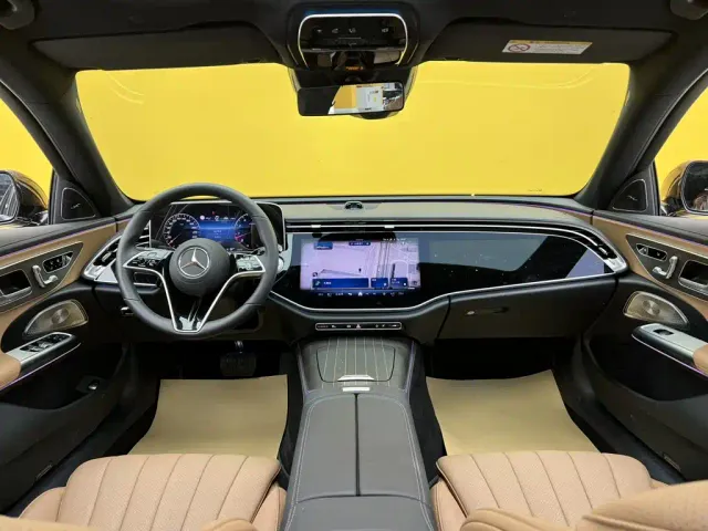 Mercedes-Benz E-Class — Фото автомобиля 15